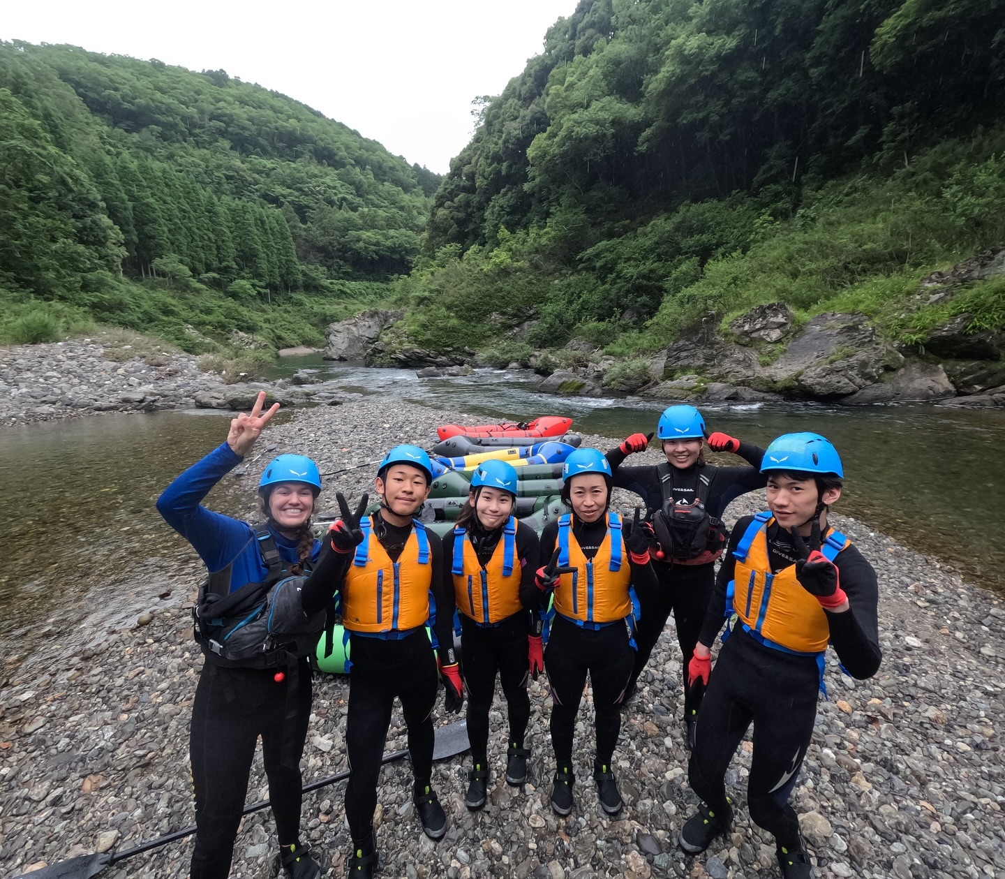 今日はいつもと違う峡谷でパックラフトしてきました！🏞️✨ 天...