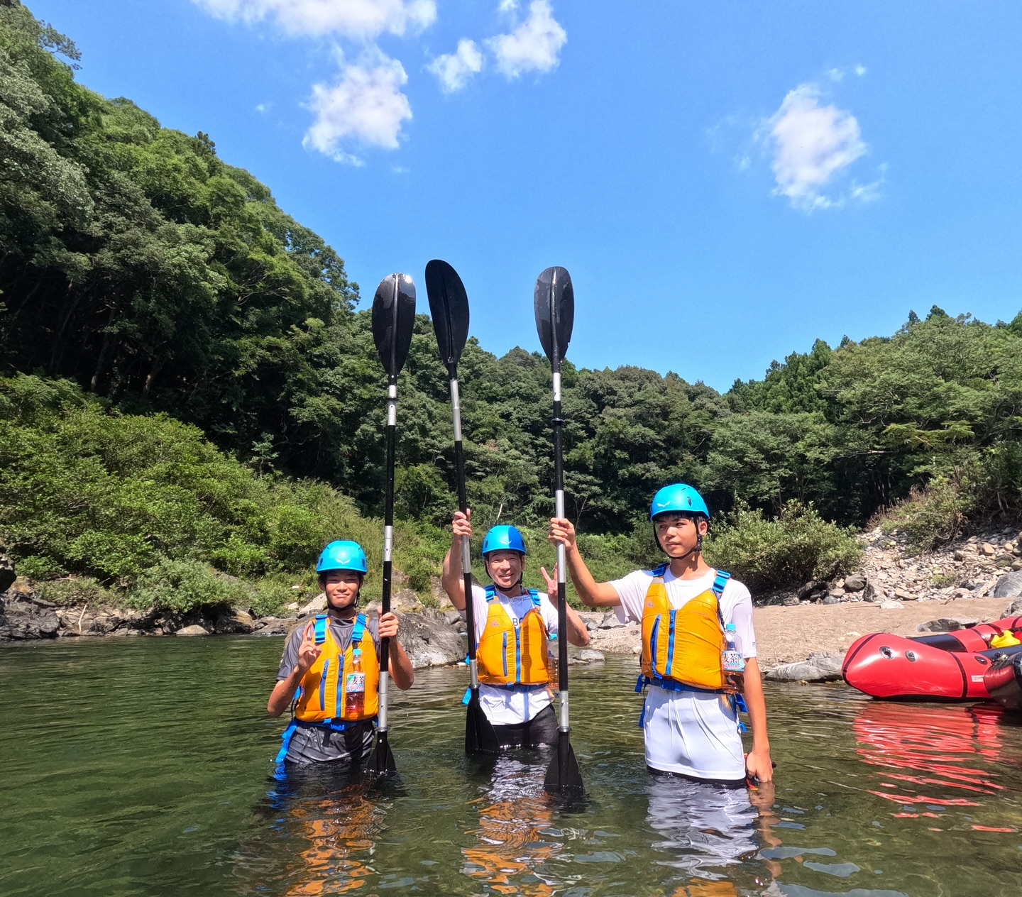 午後はパックラフトツアーへ！🚣‍♂️✨ 家族で夏の素晴らしい...