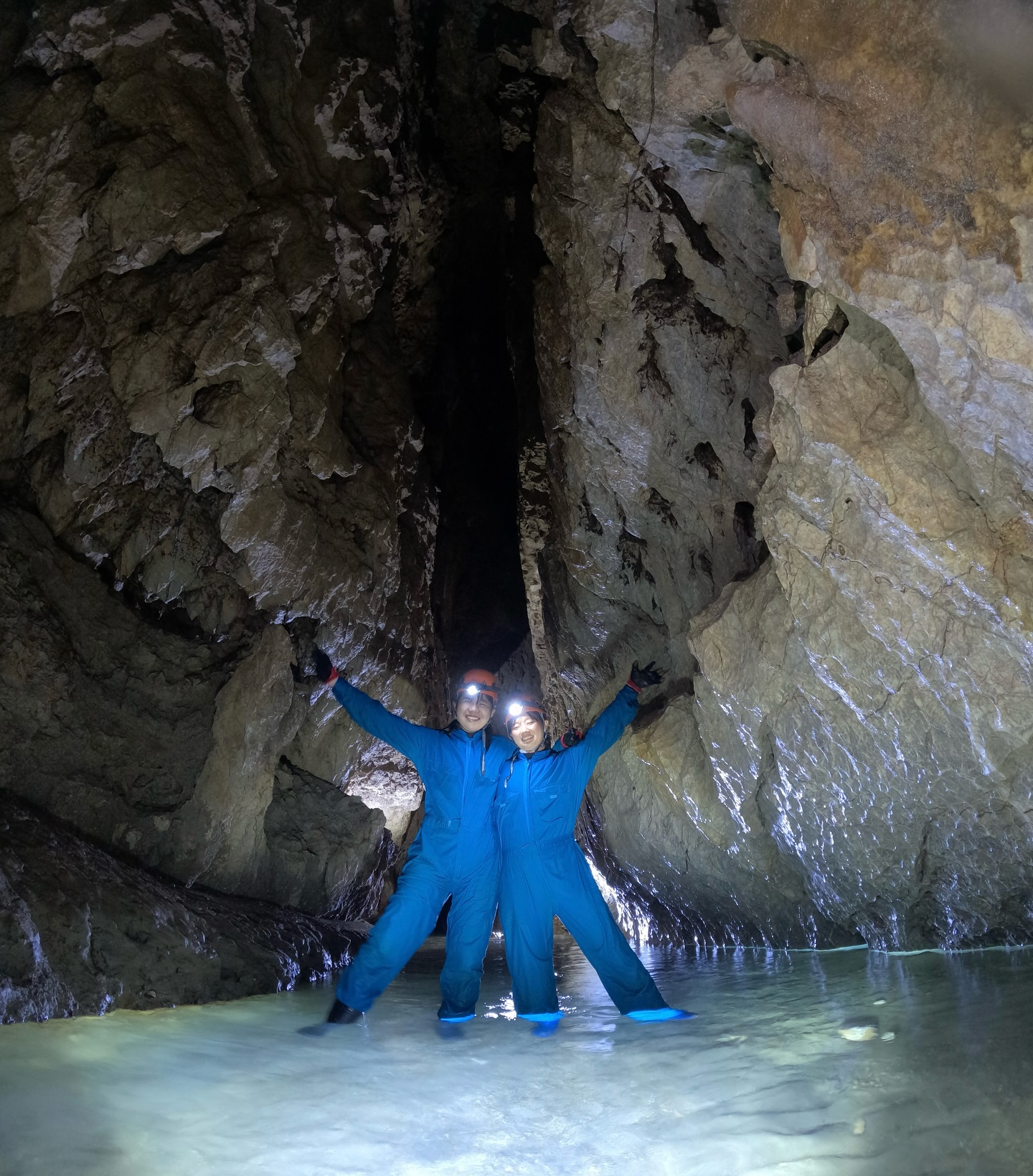 今日はケイビング！🏞️🧗‍♀️