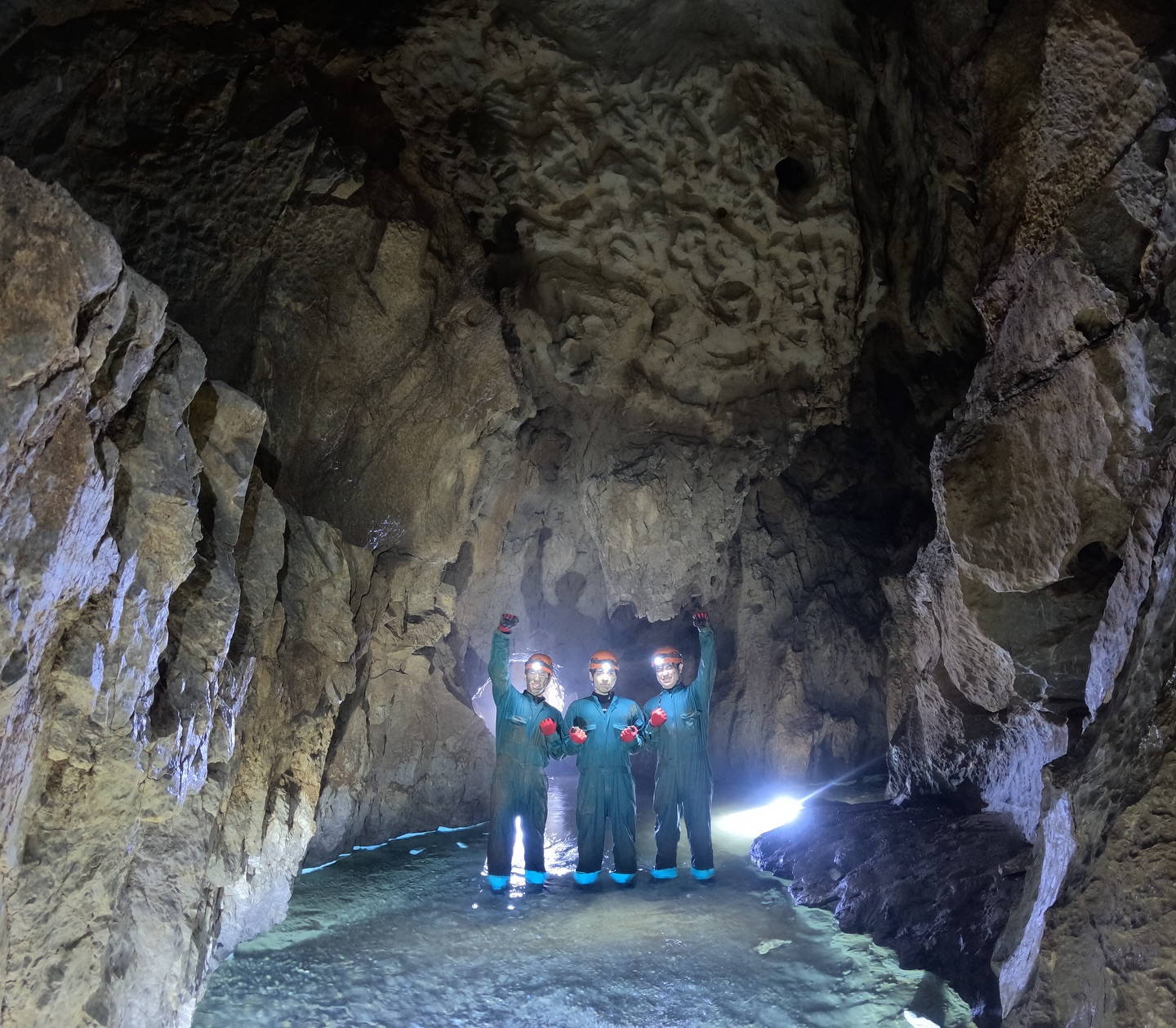 午後も最高にエキサイティングな洞窟探検ツアーに行ってきました...