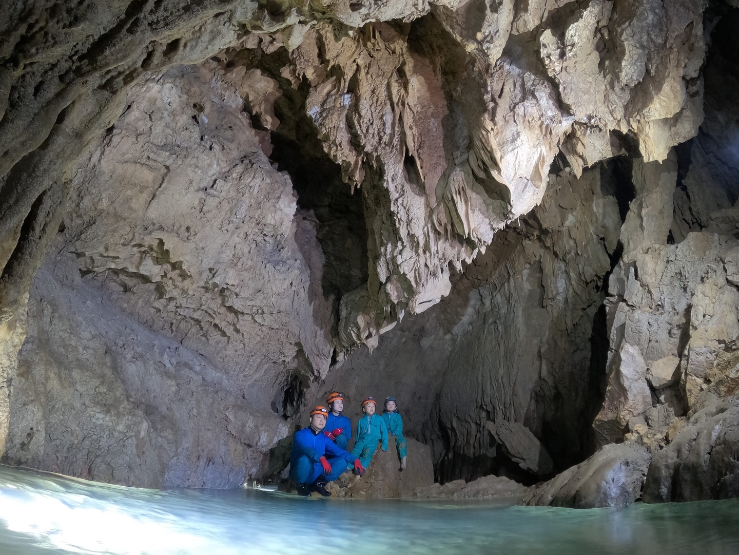 【午後は洞窟撮影📸元気なファミリーが大活躍！】