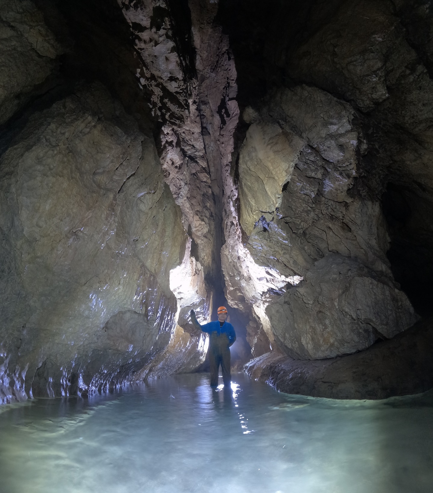 【全国の鍾乳洞をめぐるお客様がご来洞!🕳️】