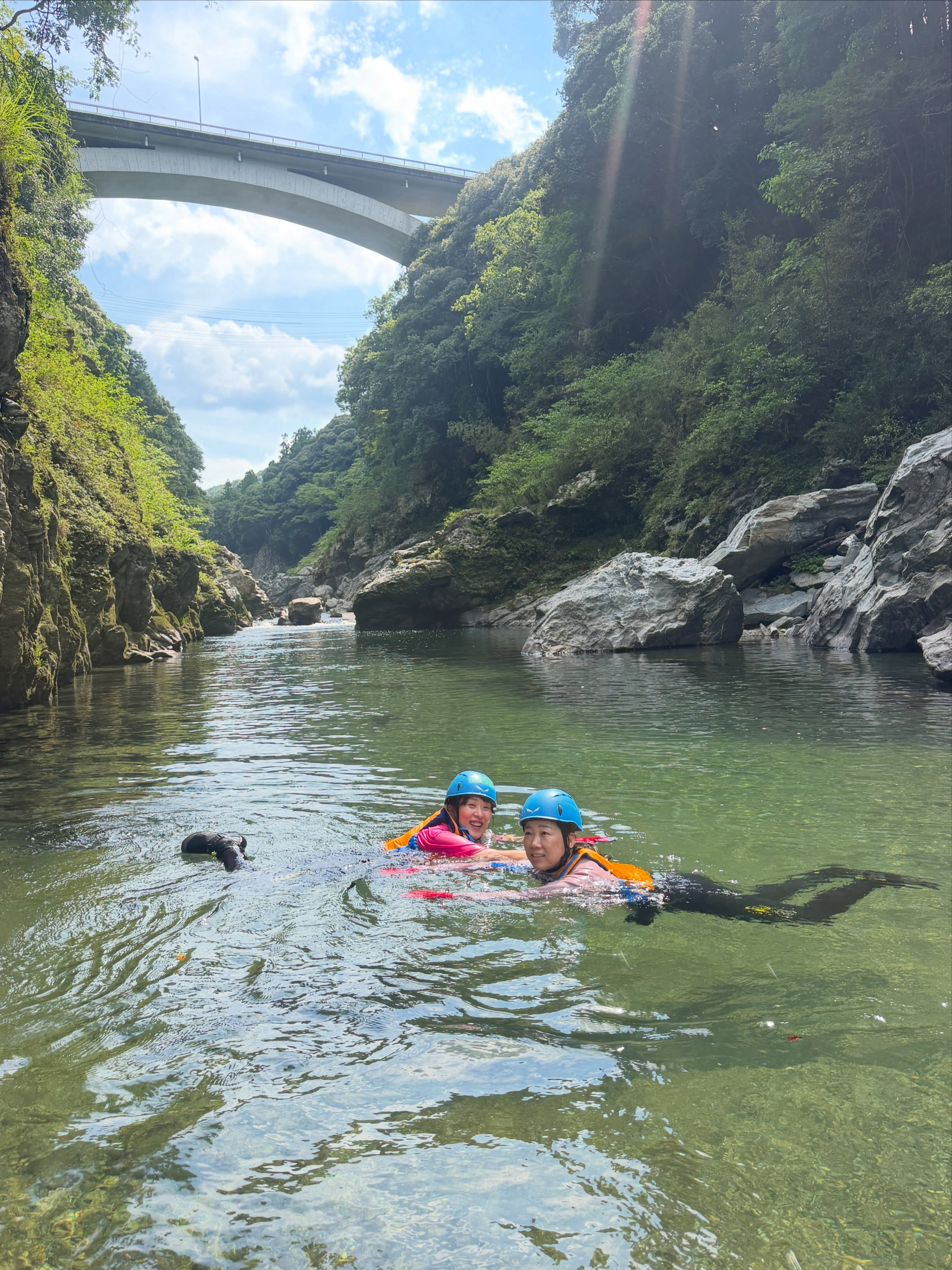 今日は午前ケイビングBコース、午後はパックラフトツアー!🦇🚣...