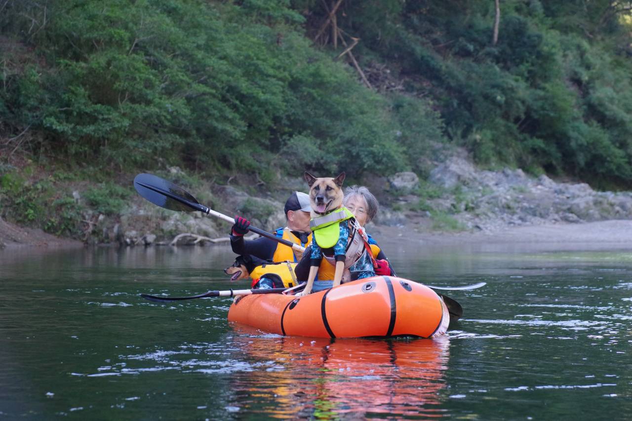 今日は午前ドッグラフト、午後はパックラフトツアーでした！🐶🛶...