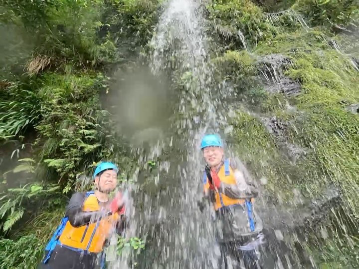 今日は1日のパックラフトツアーでした！🚣‍♂️🌟透き通る川の...