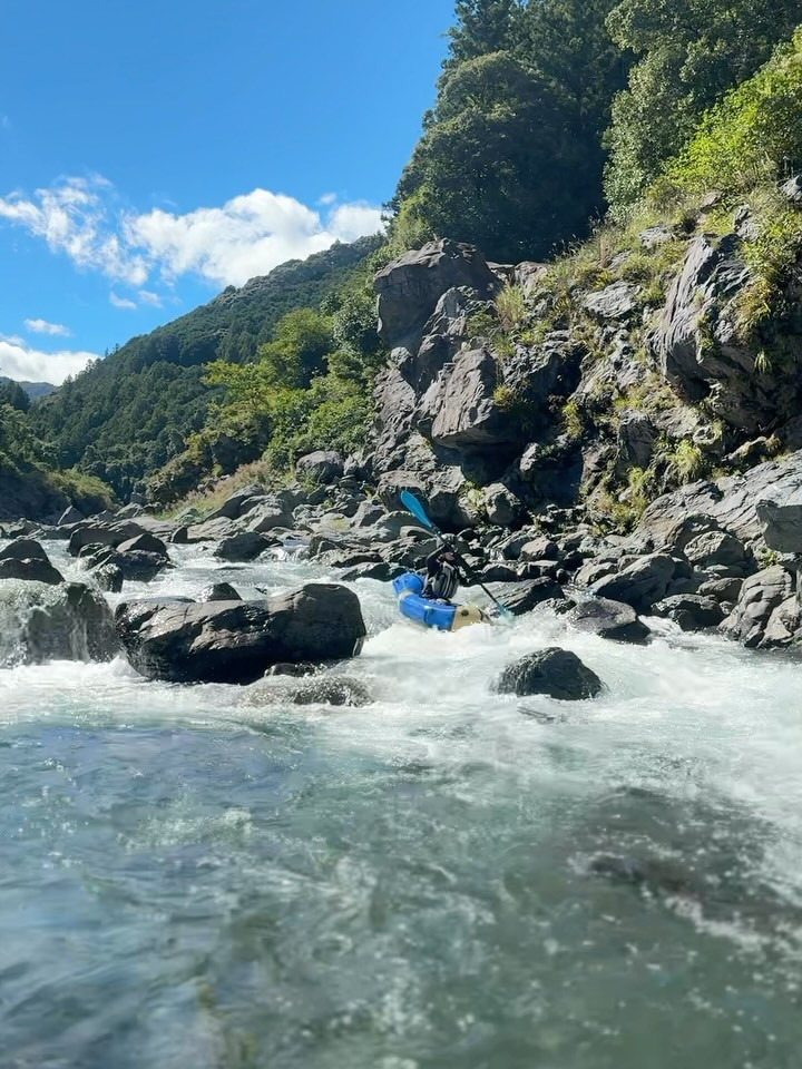 今日の午前はパックラフトツアー！🚣‍♂️💦